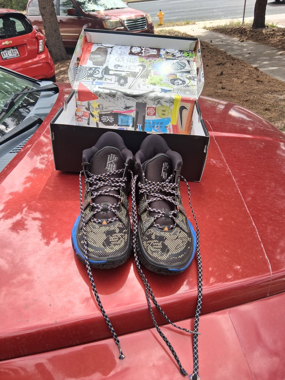 Nike Boys/Kids Athletic Shoes in Black and Blue